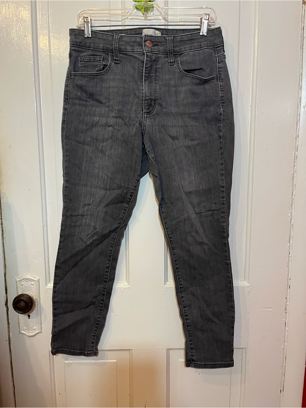 Universal Thread Women's Dark Charcoal Skinny Jeans 10/30s